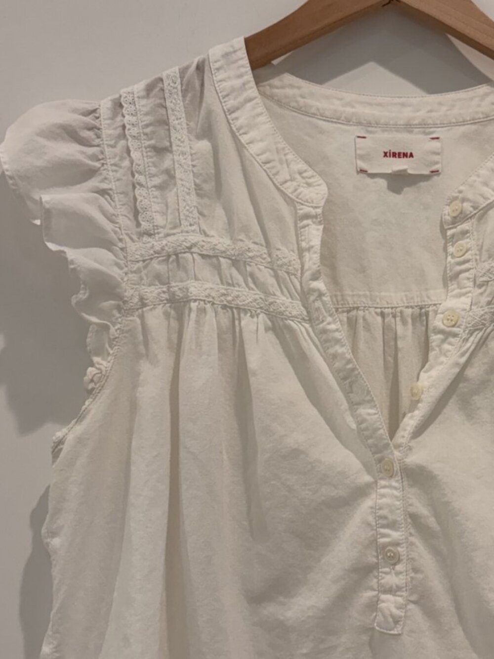 Xirena Luna Top in White - size S - Picture 8 of 9